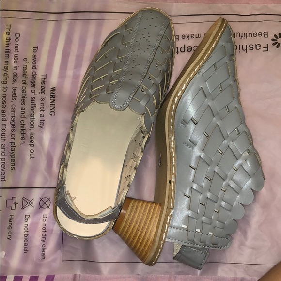 Slip-in Shoes - Picture 1 of 3